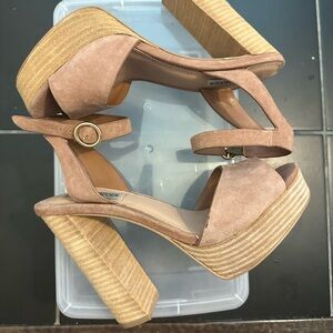 Steve Madden Platform Sandals!